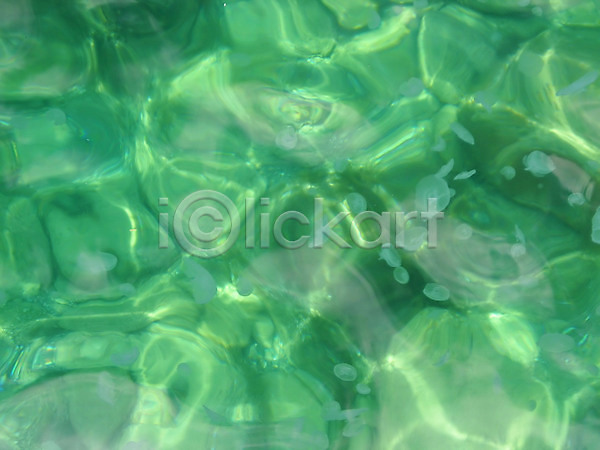 JPG 포토 해외이미지 물 물방울 바다 바닥 바위 반사 백그라운드 부분 빛 수중 암초 초록색 침몰 터키석 햇빛