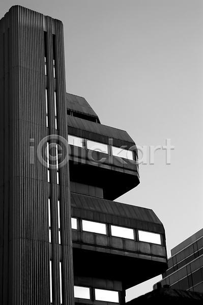 사람없음 JPG 포토 해외이미지 흑백 건축양식 런던 바위 비즈니스 사무실 세로 영국 유럽 잉글랜드 추상