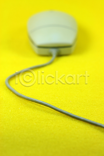 사람없음 JPG 포토 해외이미지 노란색 두루마리 묘사 백그라운드 블러 비즈니스 서핑 실내 인터넷 전자제품 쥐 충고 컨셉 컴퓨터 클릭 통신 회색