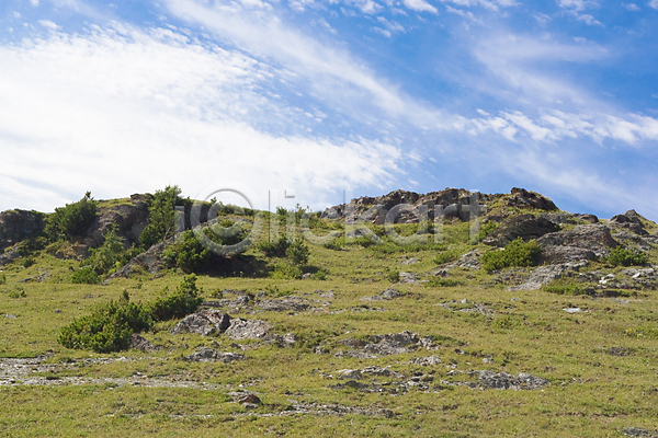 사람없음 JPG 포토 해외이미지 경사 구름(자연) 그림자 러시아 바위 산 시베리아 아시아 언덕 여름(계절) 초록색 파노라마 파란색 풍경(경치) 하늘 회색 흐림 흰색