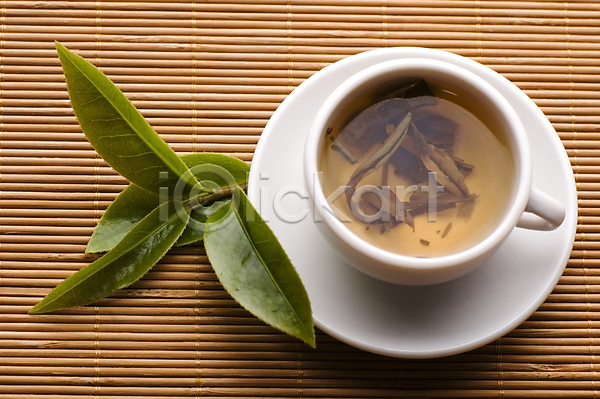 티타임 사람없음 JPG 포토 하이앵글 해외이미지 녹차 녹차잎 잎 차(음료) 찻잔 컵받침