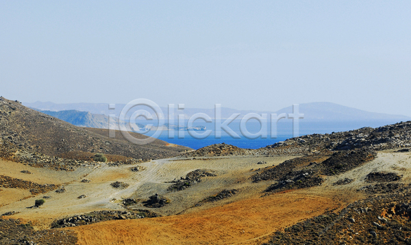 휴식 사람없음 JPG 포토 해외이미지 경사 깊이 물 바다 산 산등성이 섬 수평선 암초 언덕 여름(계절) 파노라마 파란색 풍경(경치) 하늘 휴가