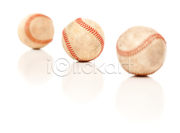 사람없음 JPG 포토 해외이미지 세개 실내 야구 야구공 일렬 흰배경
