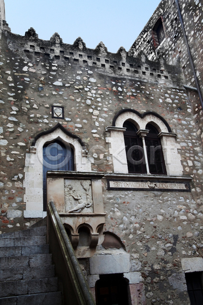 과거 사람없음 JPG 포토 해외이미지 건물 건축양식 도시 문 바위 벽 야외 역사 옛날 외관 유럽 전통 창문