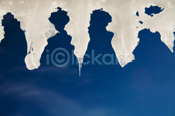 상상 사람없음 여자 JPG 실루엣 포토 해외이미지 눈(신체부위) 봄 얼음 오해 천국 추상 파란색 패턴 하늘 흰색