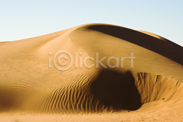 건조 사람없음 JPG 포토 해외이미지 가로 갈색 모래사장 사막 야외 여행 자연 풍경(경치) 하늘 햇빛 휴가