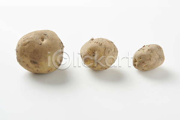 신선 사람없음 JPG 포토 감자 누끼 세개 스튜디오촬영 식재료 실내 유기농 일렬 채소 크기 흰배경