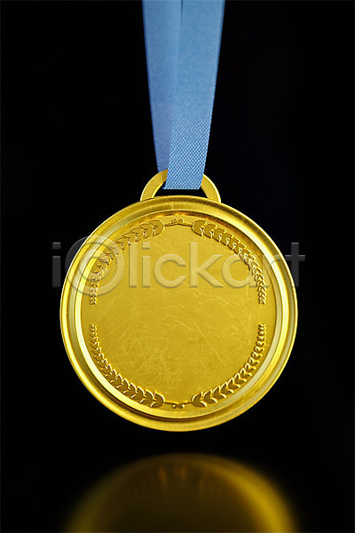 사람없음 3D PSD 디지털합성 입체 편집이미지 3D소스 검은배경 금메달 메달 반사 오브젝트 우승 월계수 편집소스 한개