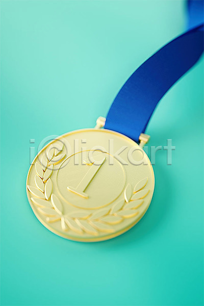 사람없음 3D PSD 디지털합성 입체 편집이미지 3D소스 금메달 메달 오브젝트 우승 월계수 파란배경 편집소스 한개