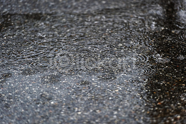 사람없음 JPG 포토 도로 바닥 백그라운드 비(날씨) 빗방울 야외 주간 판교 풍경(경치) 흐림