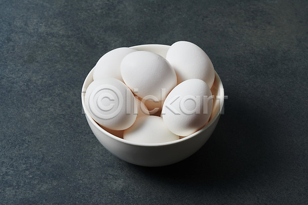 신선 사람없음 JPG 포토 하이앵글 검은배경 검은색 계란 그릇 누끼 단백질 스튜디오촬영 식재료 실내 알 여러개 유기농 음식