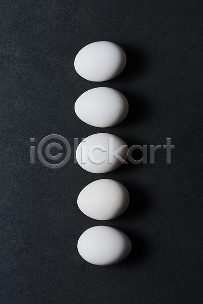 신선 사람없음 JPG 포토 하이앵글 검은배경 검은색 계란 누끼 단백질 스튜디오촬영 식재료 실내 알 여러개 유기농 음식 플랫레이 흰색