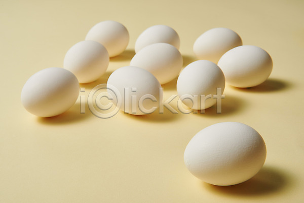 신선 사람없음 JPG 포토 하이앵글 계란 노란배경 노란색 누끼 단백질 스튜디오촬영 식재료 실내 알 여러개 유기농 음식