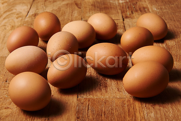 신선 사람없음 JPG 포토 하이앵글 갈색 계란 나무배경 누끼 단백질 스튜디오촬영 식재료 실내 알 여러개 유기농 음식