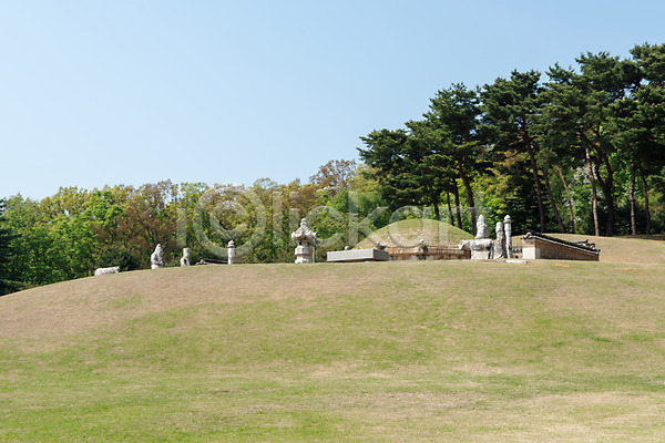 사람없음 JPG 포토 관광지 국내포토 나무 맑음 문화재 봄 봉분 세계문화유산 야외 여행 역사 유적지 융건릉 융릉 장조 조선시대 조선왕릉 주간 풍경(경치) 하늘 한국 한국사 한국전통 헌경왕후 화성(경기도)