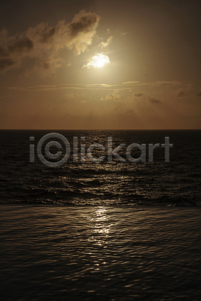 사람없음 JPG 포토 구름(자연) 물결 바다 반사 야외 일몰 주간 태양 푸켓 풍경(경치) 하늘 햇빛 휴가