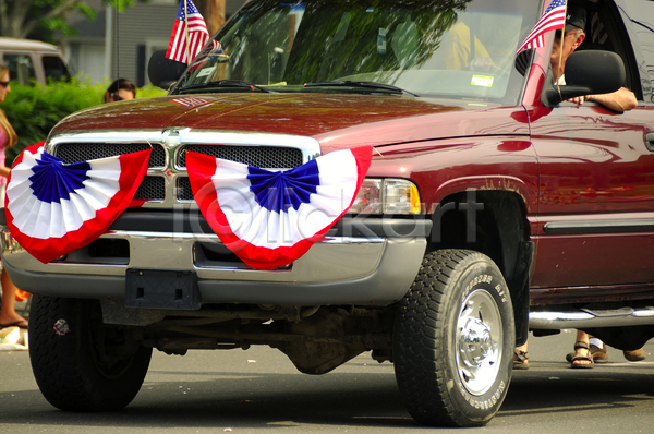 애국심 사람 사람없음 JPG 포토 해외이미지 4 7월 깃발 독립 미국 배너 별 빛 빨간색 자동차 줄무늬 지프 진짜 파란색 하늘 흰색