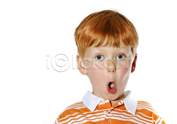 남자 백인 사람 소년 어린이 한명 JPG 포토 해외이미지 1 고립 놀람 머리 빨간색 아들 얼굴 입 충격 표현 흰색