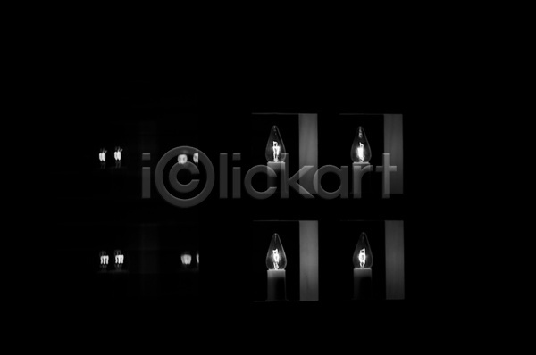 사람없음 JPG 포토 해외이미지 검은색 계절 반사 야간 어둠 전기 전등 창문 크리스마스 흰색