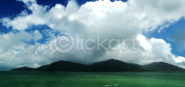 만족 사람없음 JPG 포토 해외이미지 물 바다 산 섬 숲 스카이라인 야외 열대 오세아니아 자연 초록색 크루즈 태평양 파도 파란색 하늘 해외포토