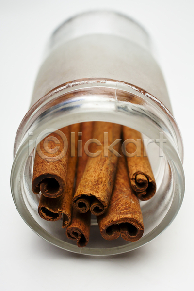 매움 사람없음 JPG 포토 해외이미지 갈색 고립 나무껍질 라이프스타일 묘사 시나몬 양념 유리 음식 이국적 향신료