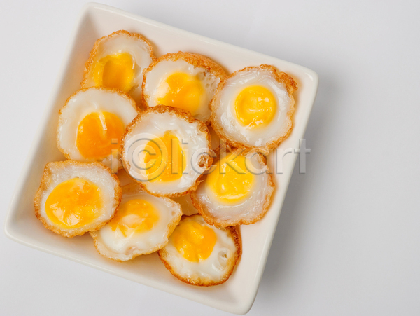 사람없음 JPG 포토 해외이미지 건강 계란 고립 내추럴 노란색 노른자 단백질 동물 맛 메추라기 식사 아침식사 야생동물 오브젝트 요리 음식 자연 재료 접시 조류 치킨 튀김 흰색