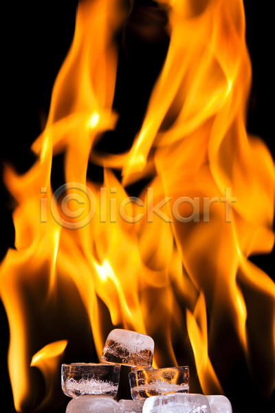 뜨거움 역동적 추위 흥분 사람없음 JPG 포토 해외이미지 물 백그라운드 불 불꽃(불) 불꽃놀이 수증기 얼음 오렌지 추상 컨셉 컬러풀 폭발