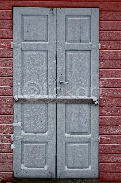 사람없음 JPG 포토 해외이미지 더블 문 반투명 빨간색 서리 시골 얼음 옛날 자물쇠 잠금 파란색