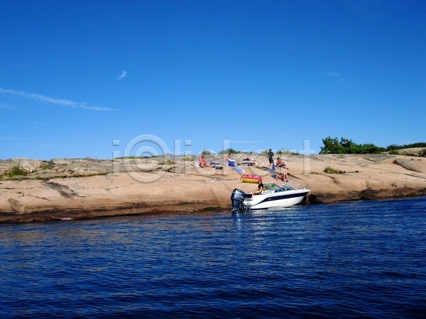 즐거움 평화 행복 사람 사람없음 JPG 포토 해외이미지 가족 노르웨이 라이프스타일 맑음 목욕 물 바다 박쥐 보트 수영 스칸디나비아 여름(계절) 태양 파란색 판 하늘 햇빛 휴가