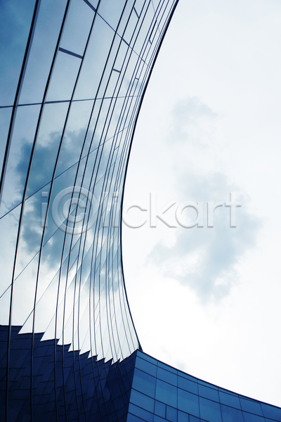 사람없음 JPG 로우앵글 포토 해외이미지 건물 고층빌딩 구름(자연) 반사 빌딩 야외 주간 하늘