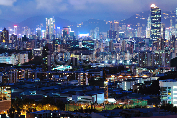 사람없음 JPG 포토 해외이미지 건물 고층빌딩 구름(자연) 도시 도시풍경 빌딩 산 스카이라인 야간 야경 야외 홍콩