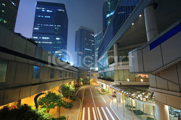 사람없음 JPG 포토 해외이미지 고층빌딩 나무 도로 도시 도시풍경 야간 야경 야외 홍콩