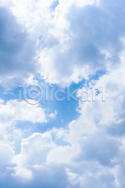 시원함 사람없음 JPG 로우앵글 포토 구름(자연) 맑음 뭉게구름 야외 여름(계절) 여름풍경 옥상 자연 주간 풍경(경치) 하늘 하늘색