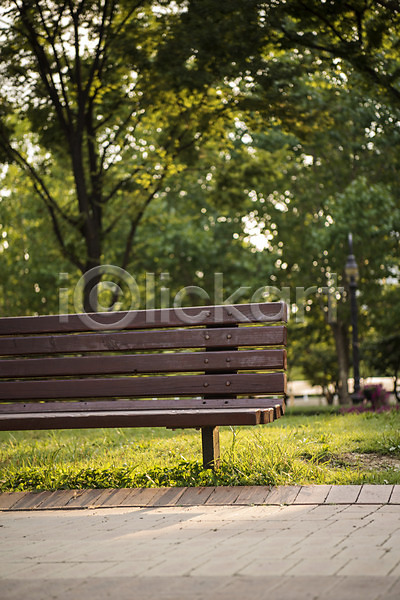 휴식 사람없음 JPG 아웃포커스 포토 가로등 공원 꽃 나무 벤치 야외 여름(계절) 의자 자연 잔디 조용함 주간 풍경(경치) 휴식처 힐링