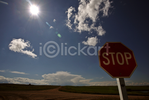 사람없음 JPG 포토 해외이미지 가로 교차로 구름(자연) 날씨 농작물 도로 디지털 밭 시골 여름(계절) 여행 장면 초록색 캐나다 컬러풀 풍경(경치) 하늘