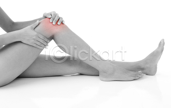 고통 신체부위 JPG 포토 해외이미지 흑백 다리(신체부위) 무릎 무릎통증 손 실내 앉기 잡기 흰배경