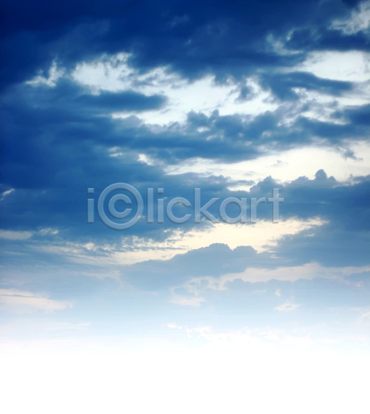 분위기 사람없음 JPG 포토 해외이미지 계절 구름(자연) 날씨 백그라운드 솜털 수분 야외 우주 자연 천국 추상 파란색 풍경(경치) 하늘 하늘색 환경 흐림