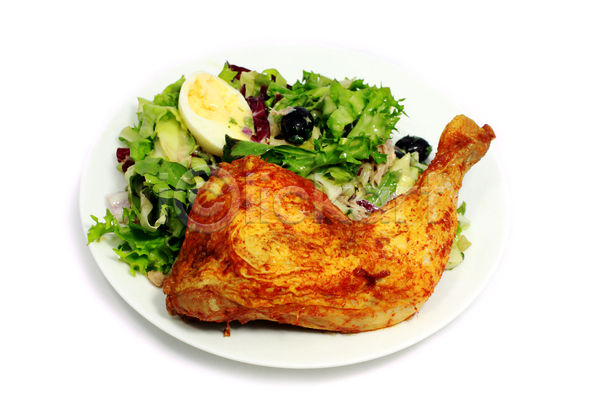 사람없음 JPG 포토 해외이미지 닭다리 닭다리튀김 삶은계란 샐러드 실내 접시 치킨 흰배경