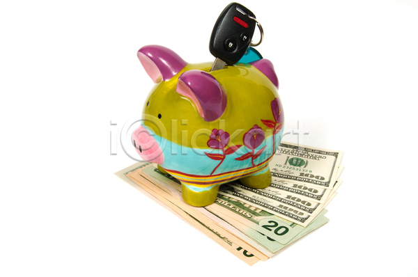 사람없음 JPG 포토 해외이미지 경제 금융 꽂음 돼지저금통 실내 자동차열쇠 지폐 흰배경