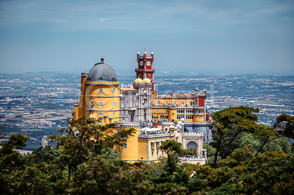 사람없음 JPG 포토 고건축 관광지 궁전 나무 신트라 야외 왕궁 유럽풍경 주간 포르투갈 하늘 해외풍경