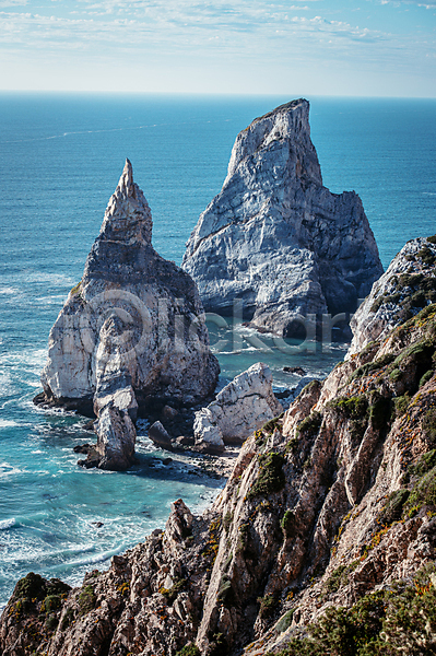 사람없음 JPG 포토 대서양 바위(돌) 신트라 야외 유럽풍경 자연 주간 포르투갈 하늘 해안절벽 해외풍경