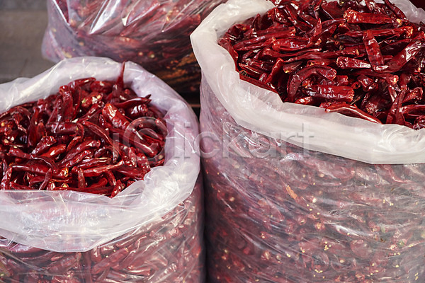 사람없음 JPG 포토 말린고추 방앗간 비닐봉투 시장 식재료 양념재료 여러개 재료 전통시장