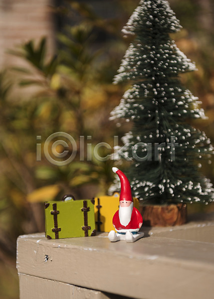 설레임 휴식 사람없음 JPG 아웃포커스 포토 겨울 미니트리 산타클로스 야외 오브젝트 주간 크리스마스 크리스마스용품