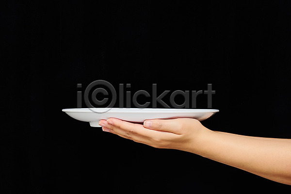 30대 신체부위 JPG 포토 검은배경 들기 모션 스튜디오촬영 실내 오브젝트 접시 한손