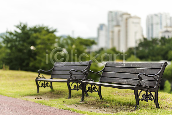 휴식 사람없음 JPG 아웃포커스 포토 공원 기다림 벤치 야외 여름(계절) 의자 주간 풍경(경치) 휴식처