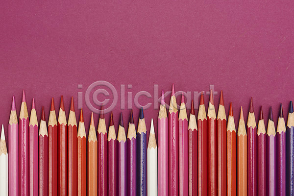 사람없음 JPG 포토 하이앵글 그림 미술 미술교육 분홍색배경 색연필 스튜디오촬영 실내 여러개 오브젝트 일렬 지그재그 창의력 창의성 컬러풀 플랫레이
