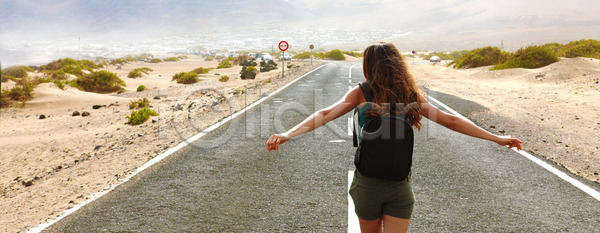 믿음 성공 자유 행복 흥분 사람 여자 한명 JPG 포토 해외이미지 도로 무기 배낭 배너 백패커 사막 산 수확 스트레칭 스포츠 아스팔트 야외 여행 오르기 오픈 원정 일몰 일출 자연 정상 캔 탐험 태양 트래킹 파노라마 풍경 하이커 하이킹 해외포토 햇빛 힘