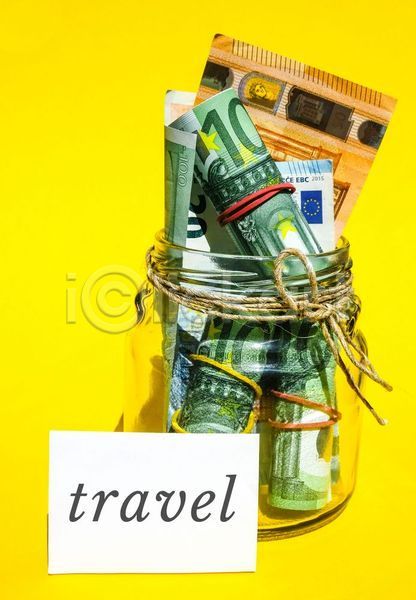 사람없음 JPG 포토 해외이미지 노란배경 라이트박스 실내 여행 유리병 저축 지폐