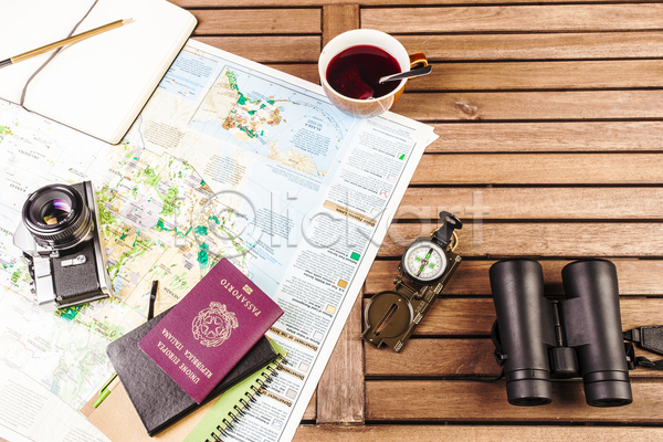 사람없음 JPG 포토 해외이미지 나침반 실내 쌍안경 여권 여행 오브젝트 지도 차(음료) 카메라