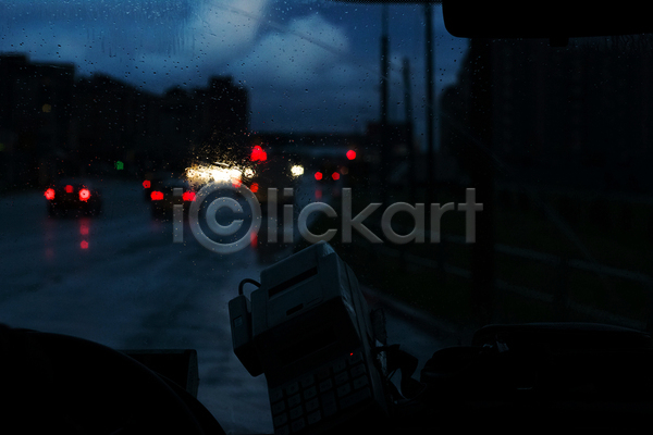 사람없음 JPG 포토 해외이미지 도로 보케 비(날씨) 실내 야간 어둠 자동차내부 차안 창문 풍경(경치)